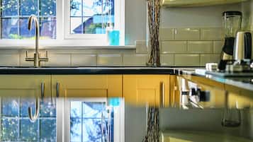 Réfrigérateur, micro-ondes, four, lave-vaisselle