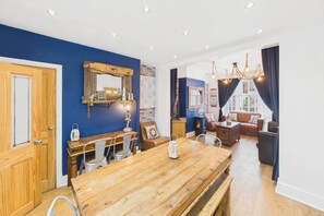 تناول الطعام