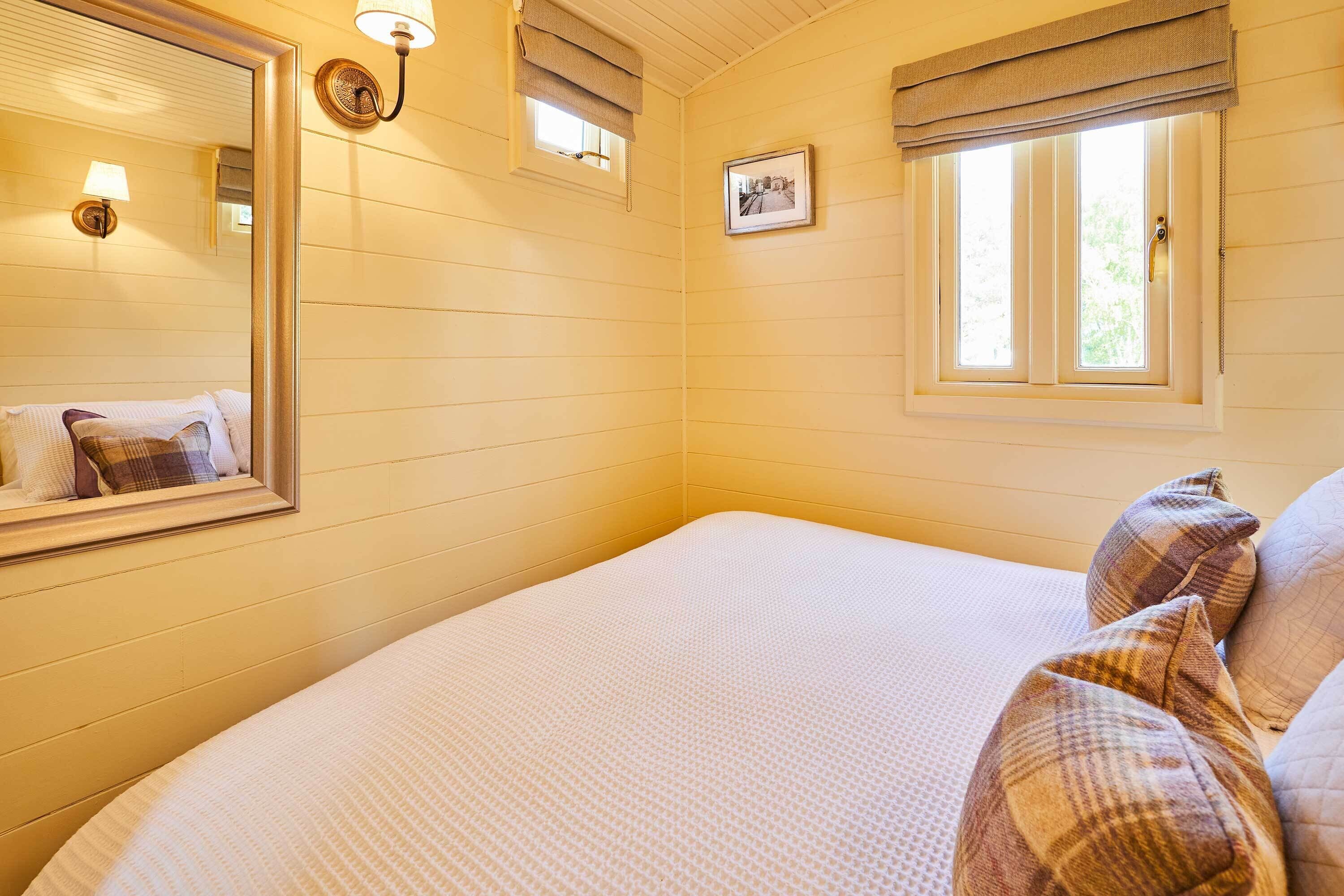 1 camera, Wi-Fi, lenzuola