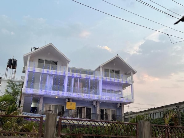 Front of property - La Sea beach Vue (Candolim)