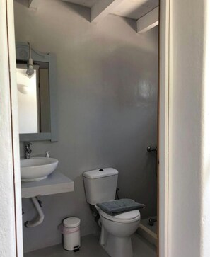 Hårtørrer, håndklæder, Sæbe, Toiletpapir