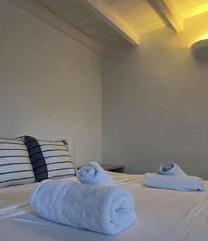 1 bedroom, WiFi, bed sheets - Louloudas rooms (studios) (Παρος)