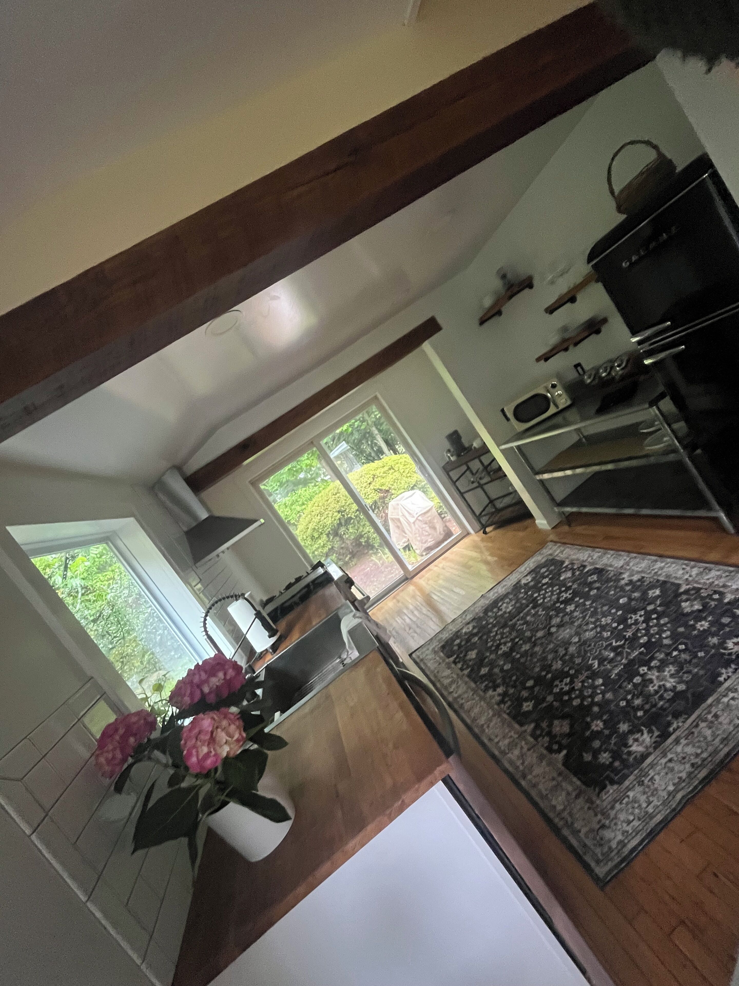 雪櫃、微波爐、洗碗機、電熱水壺