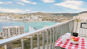 Standard Apartment, Multiple Bedrooms (Seaview Apart 5mn From Sea Xemxija) | Outdoor dining
