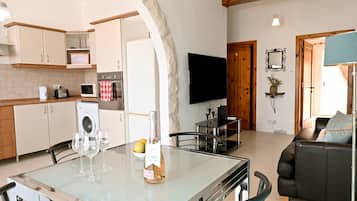 Standard Apartment, 2 Bedrooms, Balcony (Seaview Apart 5mn From Sea Xemxija) | Dining