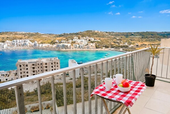 Standard Apartment, Multiple Bedrooms (Seaview Apart 5mn From Sea Xemxija) | Outdoor dining