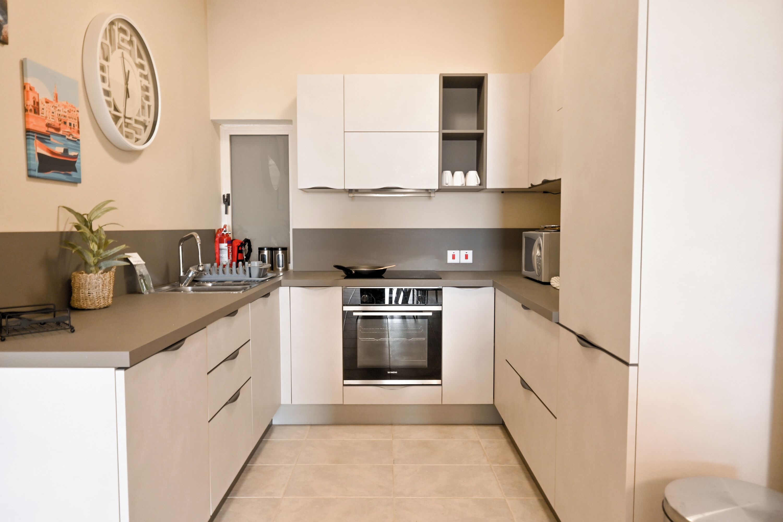 Standard-Apartment, 3 Schlafzimmer, Mikrowelle (Sea & Valley Views Żebbuġ Gozo) | Eigene Küche