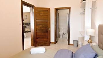 Standard-Apartment, Mehrere Schlafzimmer (Sea & Valley Views Żebbuġ Gozo) | 3 Schlafzimmer, Bügeleisen/Bügelbrett, kostenloses WLAN, Bettwäsche