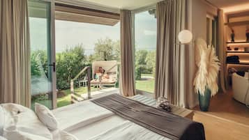 SPA Suite, Lake View | 1 bedroom, down comforters, in-room safe, soundproofing