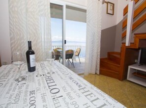 Apartamento (Two Bedroom Apartment with Terrace an) | Comedor