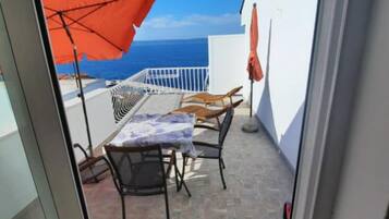 Studio (Classic Studio Apartment with Terrace) | View from room