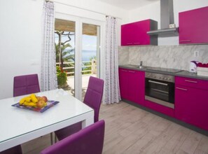 Studio (Superior Studio Apartment with Terrac) | Private kitchen | Fridge - Sea View Apartments Lendic Podgora (Podgora)