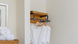 Apartment | Interior detail - Apartment in Brighton Near the Beach (Brighton)