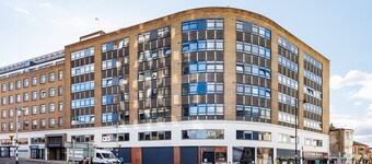 Modern 1 Bed Flat in Town Centre - Free Wifi
