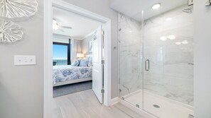 Shower, jetted tub, hair dryer, towels