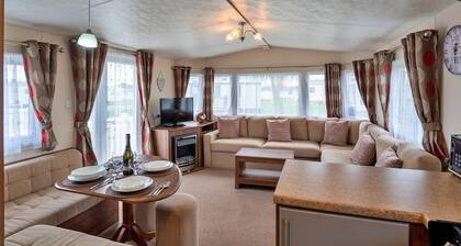 Chalet in Cornwall Near Kynance Cove