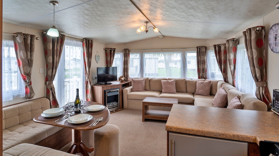 Chalet in Cornwall Near Kynance Cove