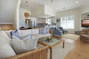 Smart-TV, DVD-spiller, bøker og printere