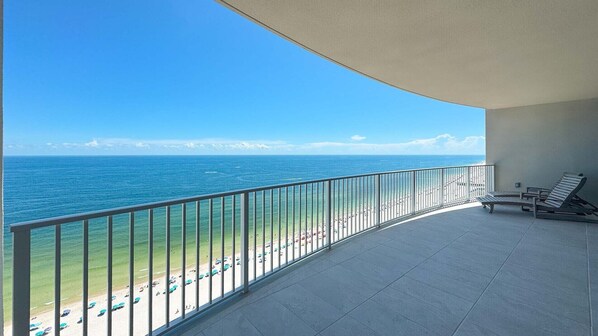 Property grounds - New Complex! Beachfront 3BR Beauty! LAZY RIVER and WATER SLIDE!! (Gulf Shores)