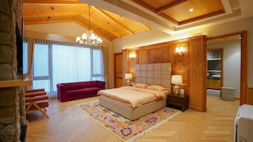Luxury Suite, Hill View