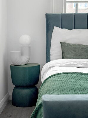 2 habitaciones, tabla de planchar con plancha, wifi y ropa de cama