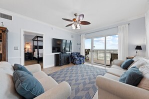 スマートテレビ、テーブルサッカー台