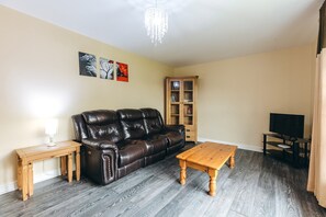 Cottage | Living room - Serene 2-bedroom Cottage in Dorrington, No Deposit (Shrewsbury)