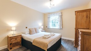 Cottage - Serene 2-bedroom Cottage in Dorrington, No Deposit (Shrewsbury)