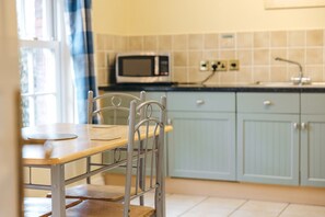 Cottage | Private kitchen - Serene 2-bedroom Cottage in Dorrington, No Deposit (Shrewsbury)