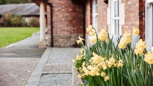 Cottage | Exterior detail - Serene 2-bedroom Cottage in Dorrington, No Deposit (Shrewsbury)