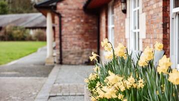 Cottage | Exterior detail