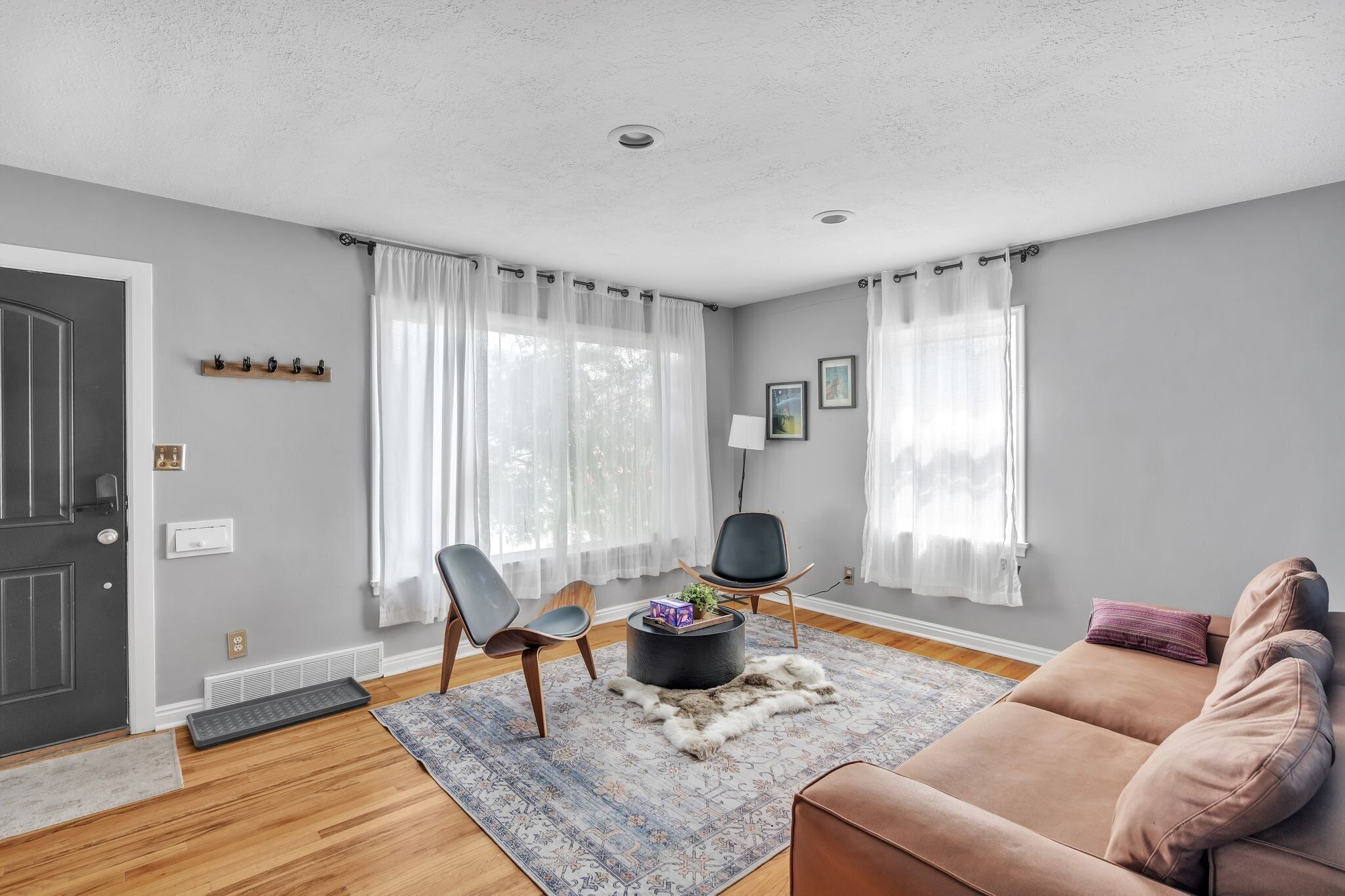 House, 4 Bedrooms | Living area | Smart TV