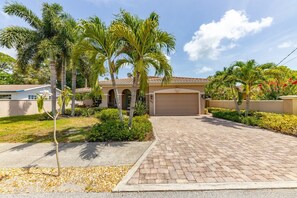 Property grounds - Sapphire Shores 3 Bedroom Home (Sarasota)