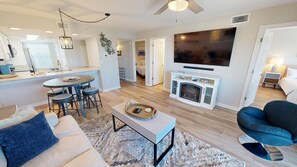 Condo, 2 Bedrooms | Living area
