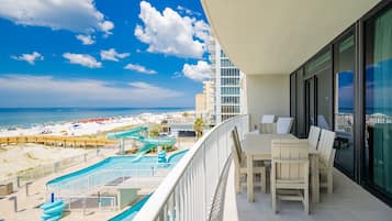 Apartamento, 3 habitaciones | Restaurante al aire libre