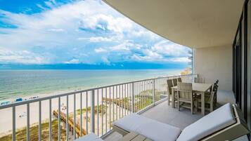 Condo, 3 Bedrooms | Property grounds
