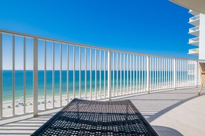 Appart'hôtel, 3 chambres | Enceinte de l’hébergement