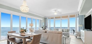 Condo, 4 quartos | Área de estar