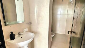 Towels, soap, shampoo, toilet paper