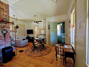 TV connectée, jeux vidéo, livres, médiathèque