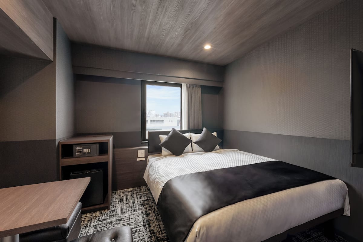 Chambre Deluxe double, non-fumeur, vue sur la ville | Coffre-fort, accĂšs au Wi-Fi (inclus)