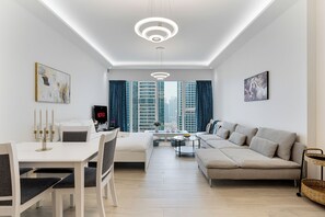 Interior - Modern Studio w/ Pool, Gym, Sauna and Great Views (Dubai)