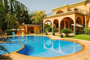 Outdoor pool - Riad Noumidya (Fes)