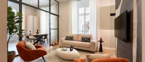 تلفزيون، مشغل دي في دي، ستيريو