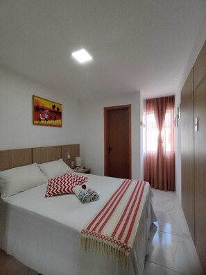 2 bedrooms, iron/ironing board, WiFi, bed sheets - Apartment in cozy Imbassai, 5 minutes from where the river meets the sea - (Mata de São João)