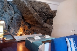 家庭开间 (Antica Roccia Apartment In Vernazza) | 客厅 | 平板电视