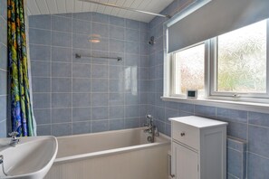 Cottage | Bathroom - Cottage in St Dennis Near Eden Project (St Austell)