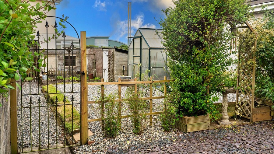 2 Bedroom Cottage in St Dennis