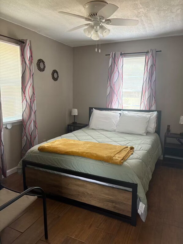 2 habitaciones, tabla de planchar con plancha y wifi gratis 