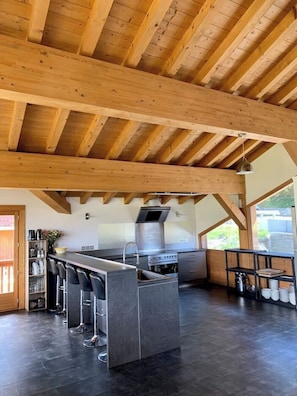 Fridge, microwave, oven, stovetop - Chalet Flocon (La Plagne Tarentaise)